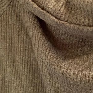 Apt. 9 Olive Green Off Shoulder Long-Sleeved Top